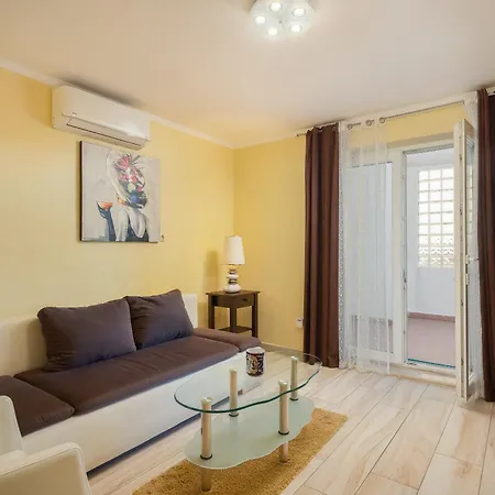 Perla Apartment - 2 Min To The Beach & Free Parking Makarska Exterior photo