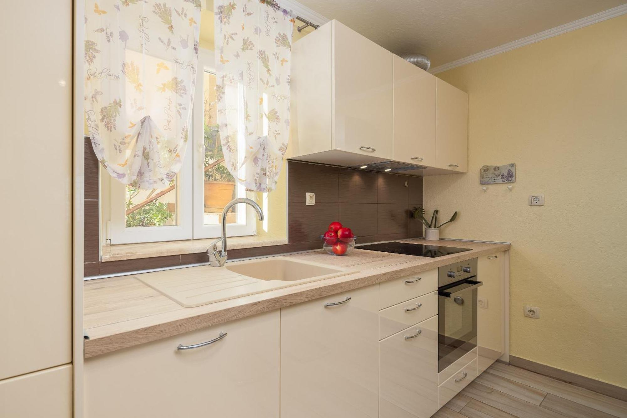 Perla - 2 Min To The & Free Parking Makarska