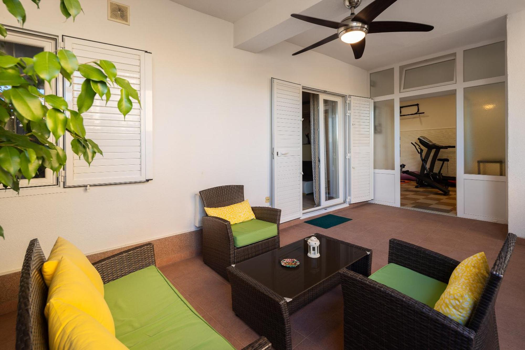Apartment Perla - 2 Min To The & Free Parking *
