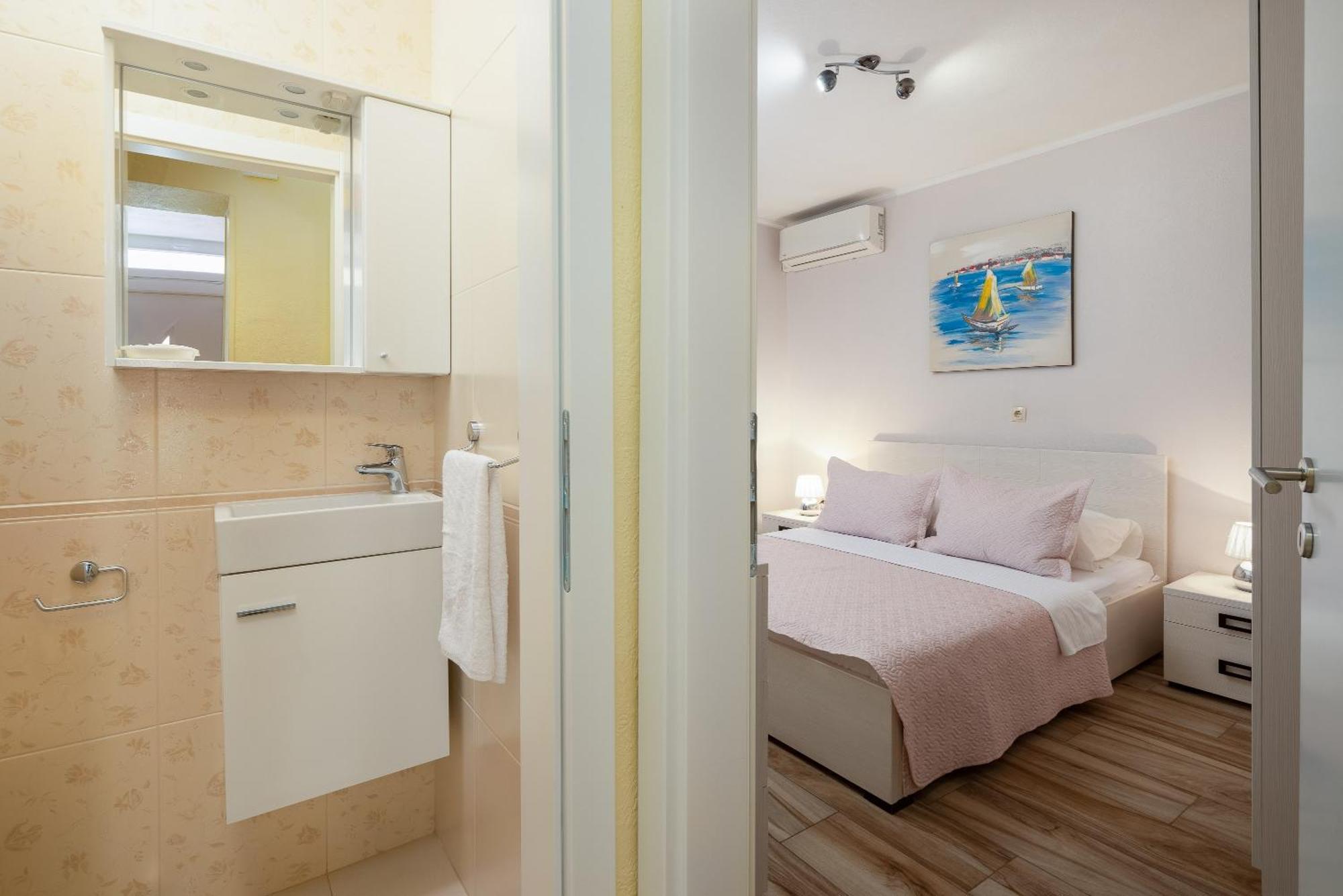 Apartment Perla - 2 Min To The & Free Parking